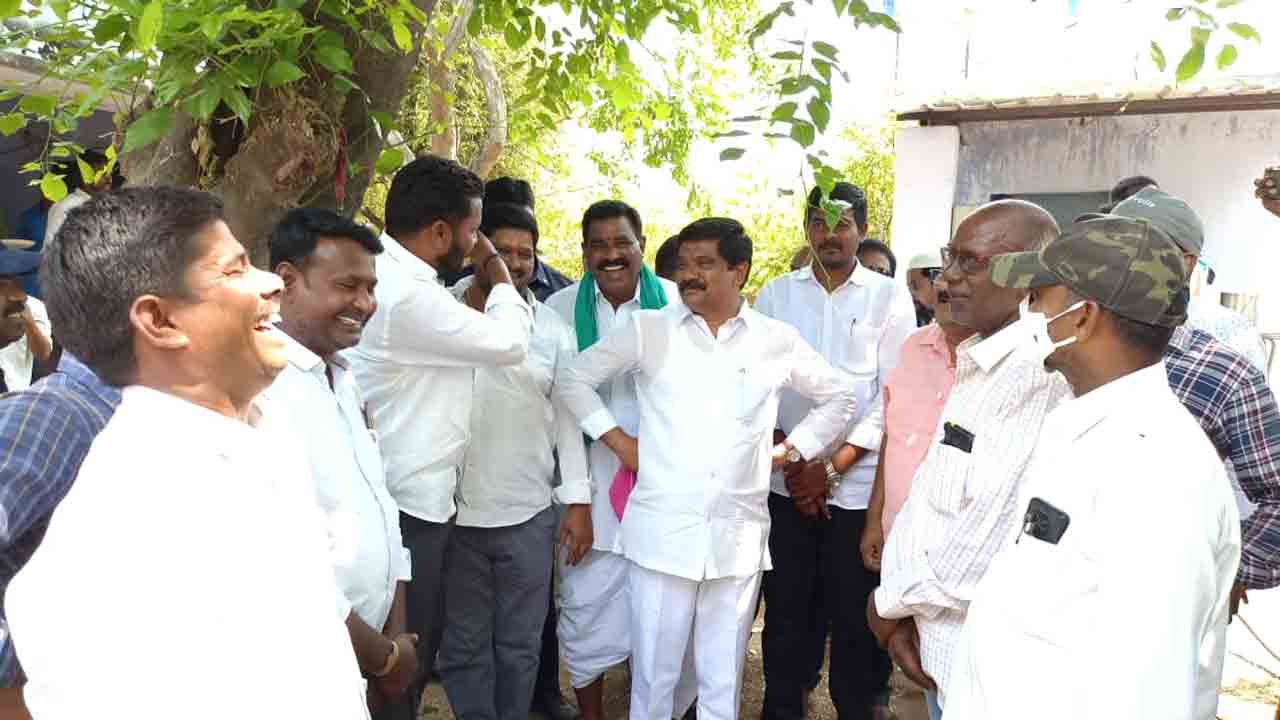 సొంత ఖర్చులతో ఉచిత శిక్షణ కేంద్రాన్ని ప్రారంభించిన మంత్రి వేముల