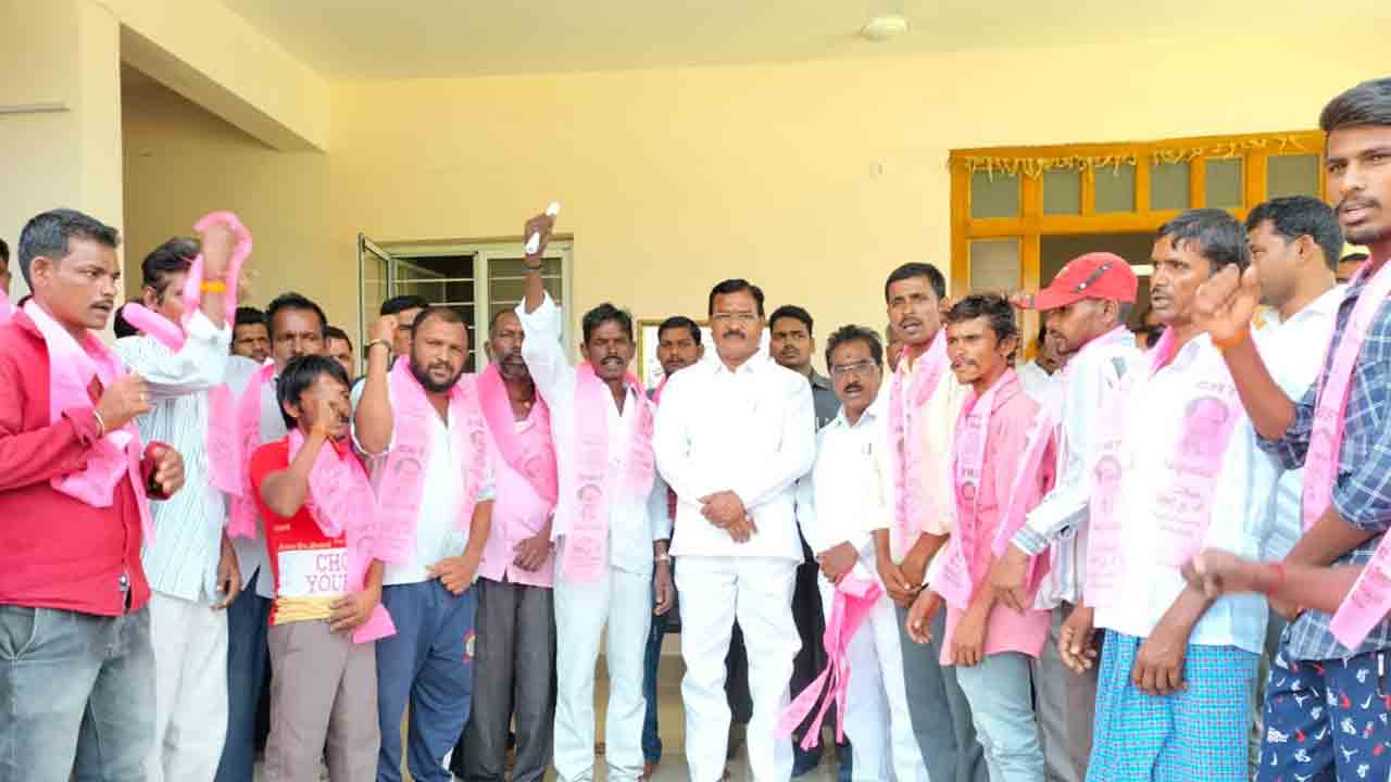 సంక్షేమ పథకాలకు ఆకర్షితులై టీఆర్‌ఎస్‌లో చేరికలు : మంత్రి నిరంజన్‌రెడ్డి