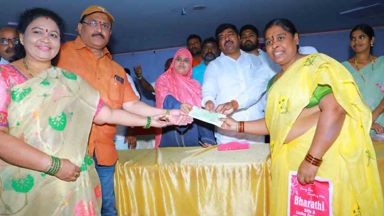 నిరుపేదలకు వరం కల్యాణ లక్ష్మి : ఎమ్మెల్యే నన్నపునేని