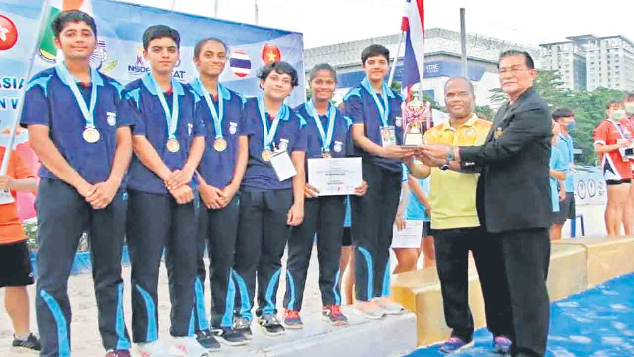 భారత అమ్మాయిలకు రజతం