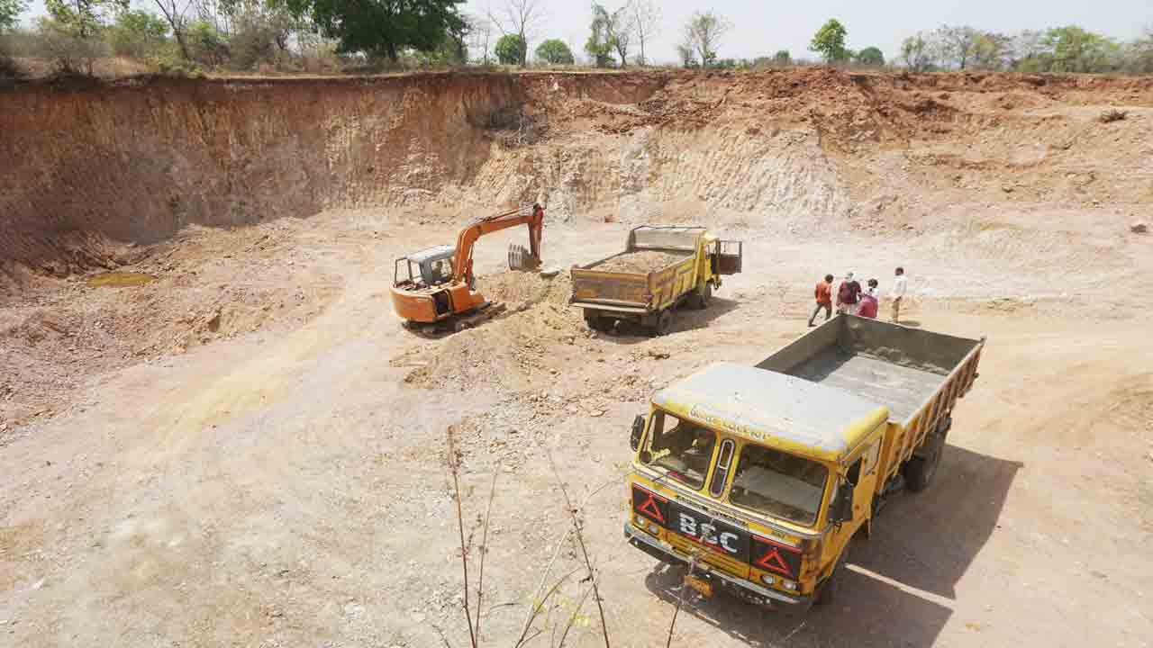 ఎవరిదీ బాధ్యత