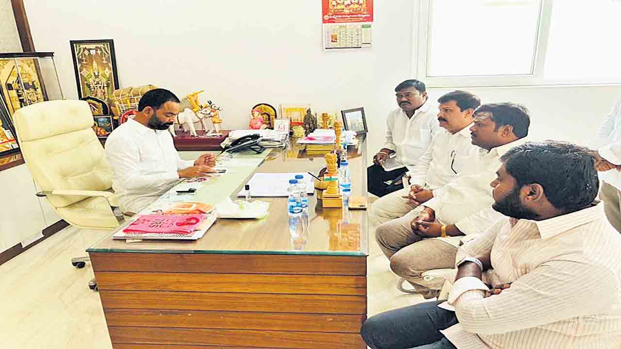 ప్రజలకు అందుబాటులో ఉంటా..