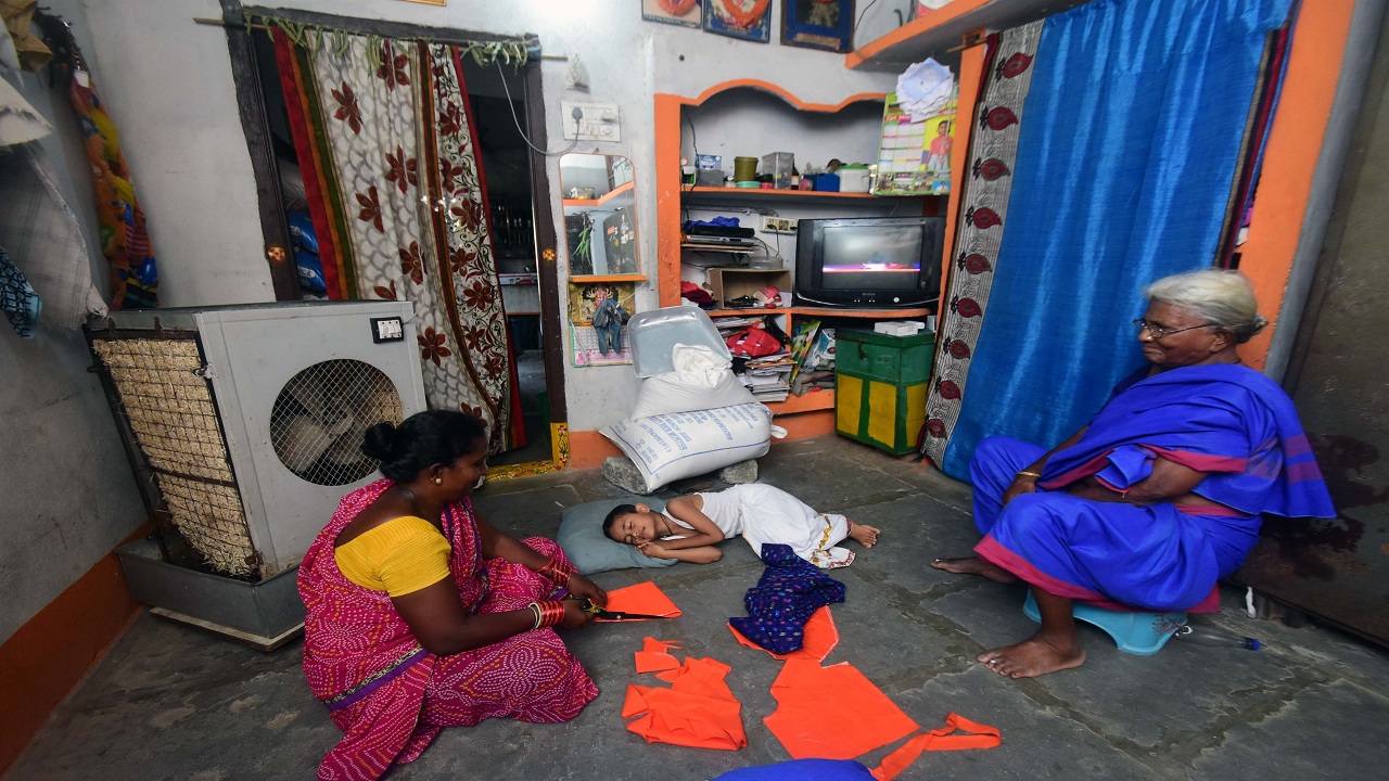 బయట మంట.. ఇంట్లో ఠండా