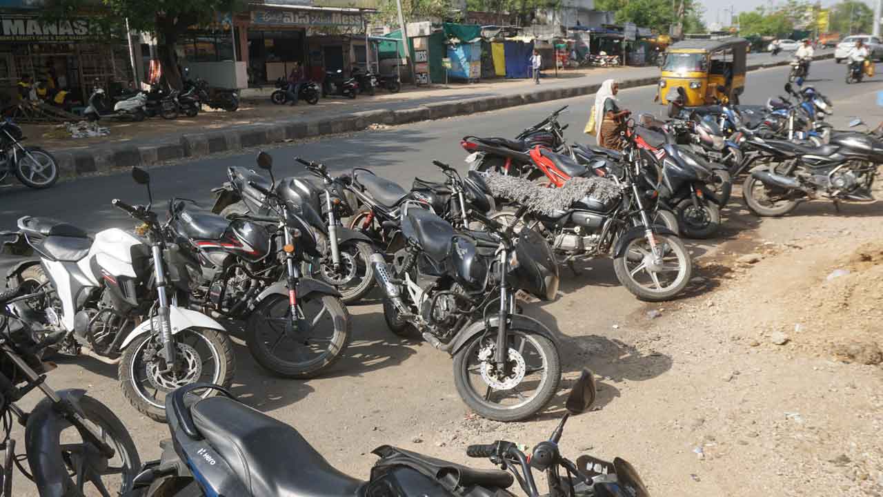 వాహనాలకు ఎండ దెబ్బ!