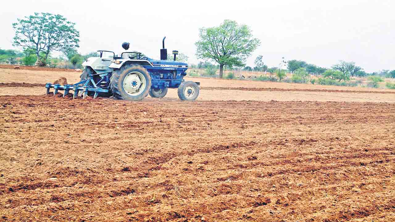 వేసవి దుక్కులు.. పంటకు మేలు