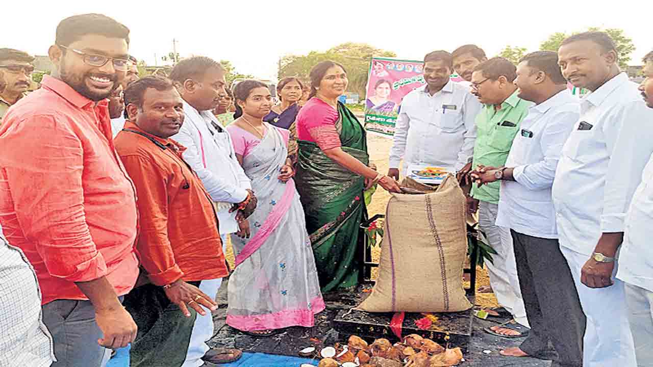 దళితబంధుతో ఆర్థికంగా ఎదగాలి