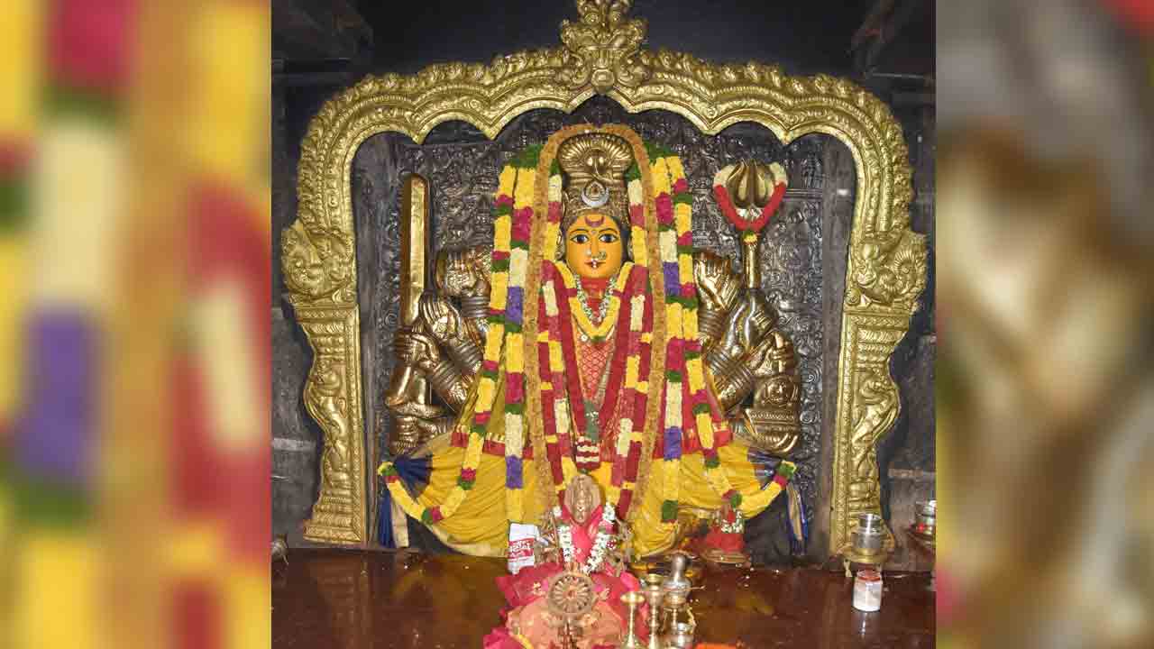 సూర్యప్రభ వాహనంపై అమ్మవారు