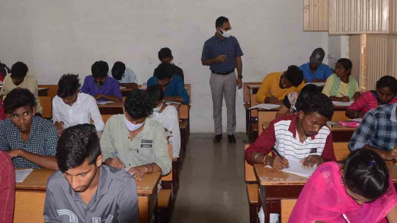 విద్యార్థులకు ఇబ్బందులు రానీయొద్దు