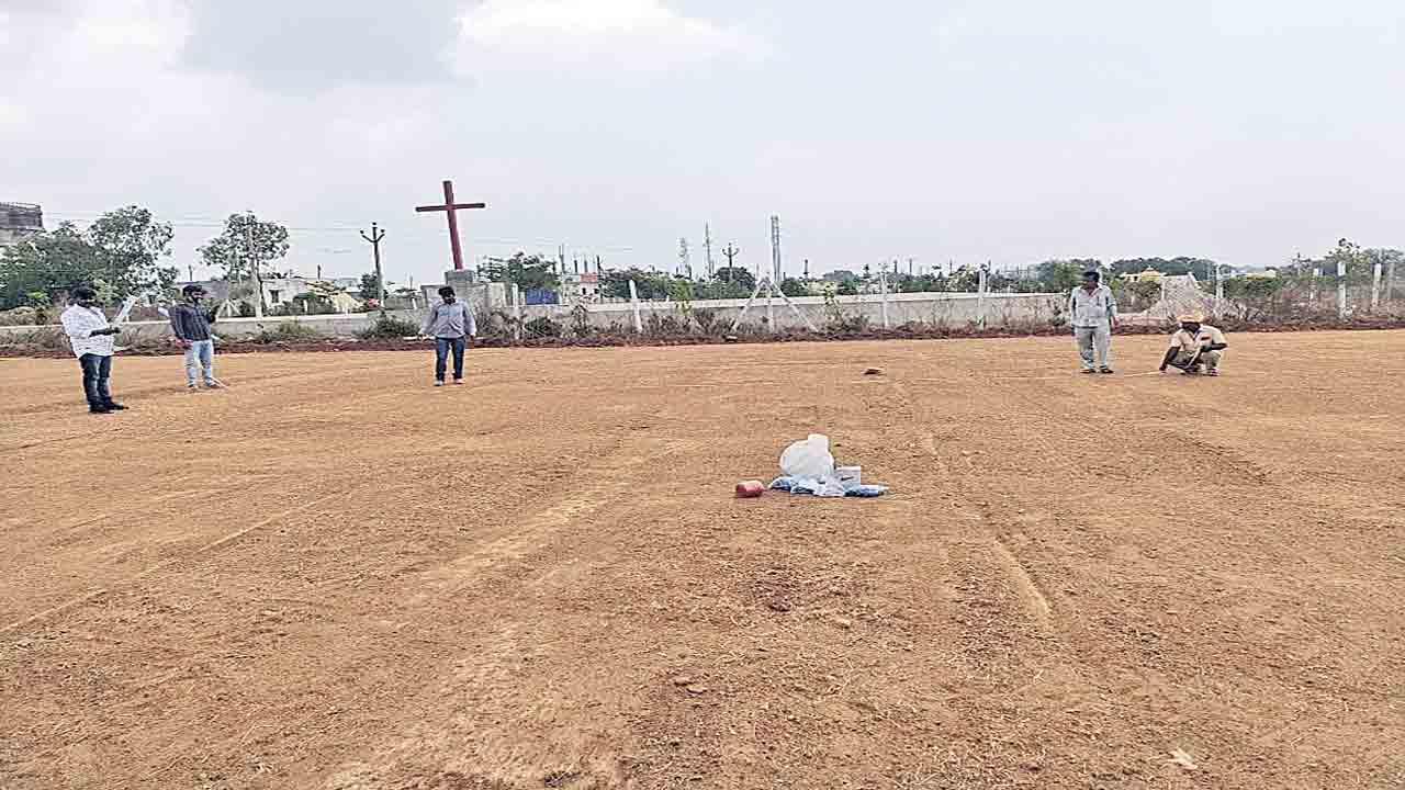 గ్రామాల్లోనూ క్రీడా ప్రాంగణాలు