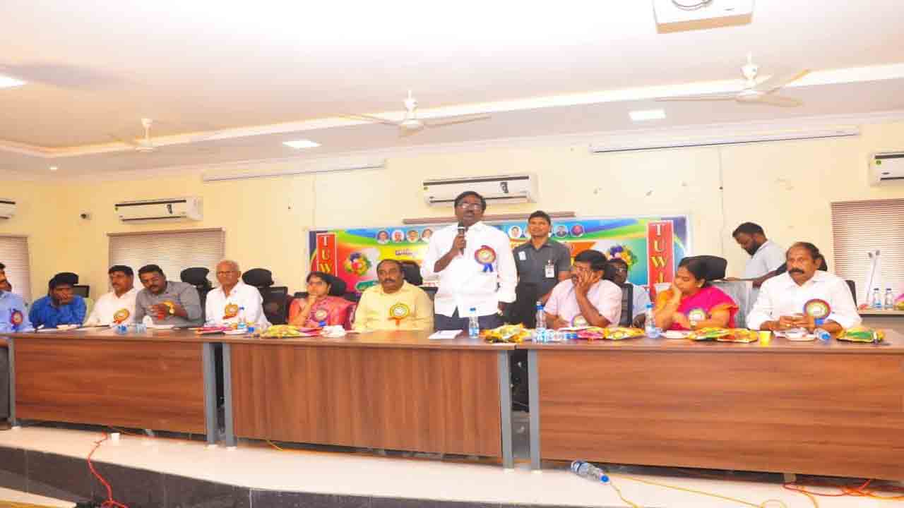 మార్పు తెచ్చే ఆయుధం జర్నలిస్టు కలమే..