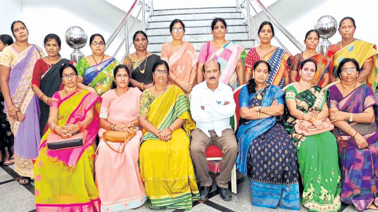 అంగన్వాడీలకు కేసీఆర్‌ అండ