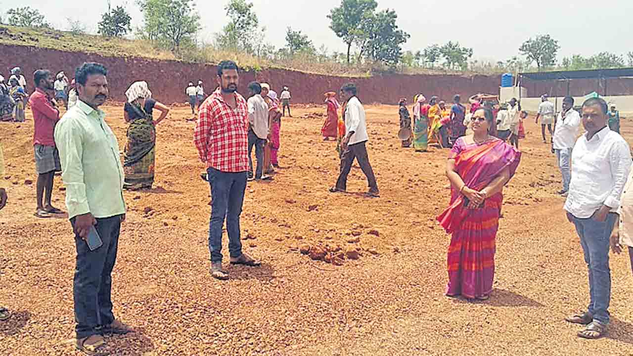 ప్రతి పల్లెలో క్రీడా ప్రాంగణం
