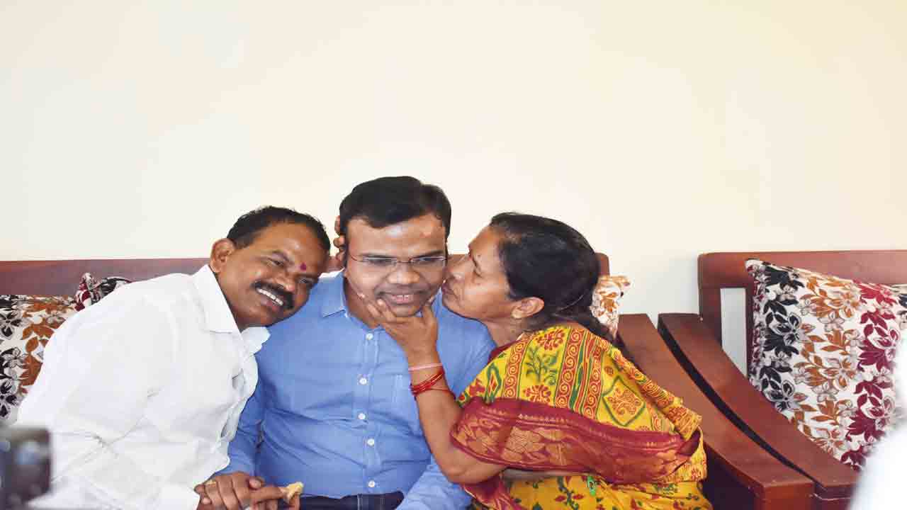 పట్టుబట్టారు.. సాధించారు