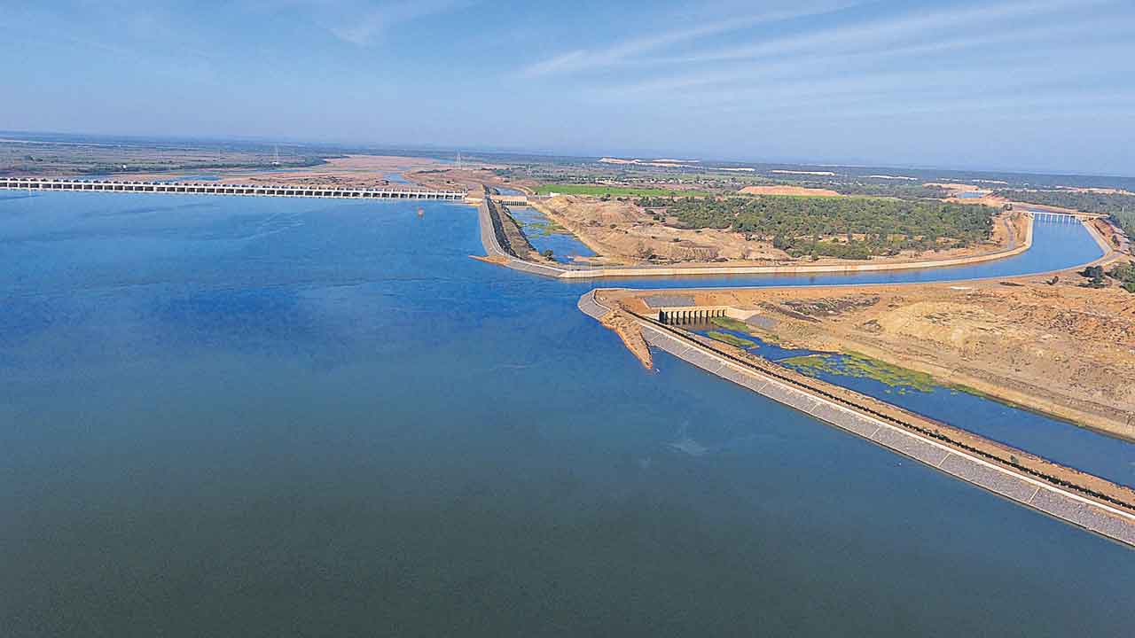 కండ్లుంటే కాళేశ్వరం కనిపిస్తది