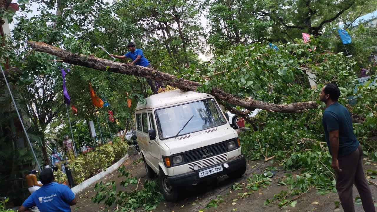 భద్రాద్రిలో భారీ వర్షం
