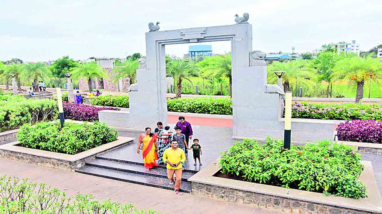 వీకెండ్‌ @ భద్రకాళి బండ్‌