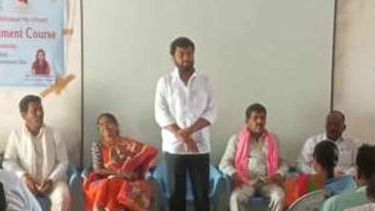 ఆంగ్ల నైపుణ్యాన్ని పెంపొందించుకోవాలి