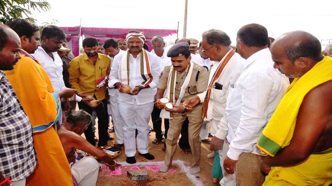 పాఠశాలల బలోపేతానికి కృషి