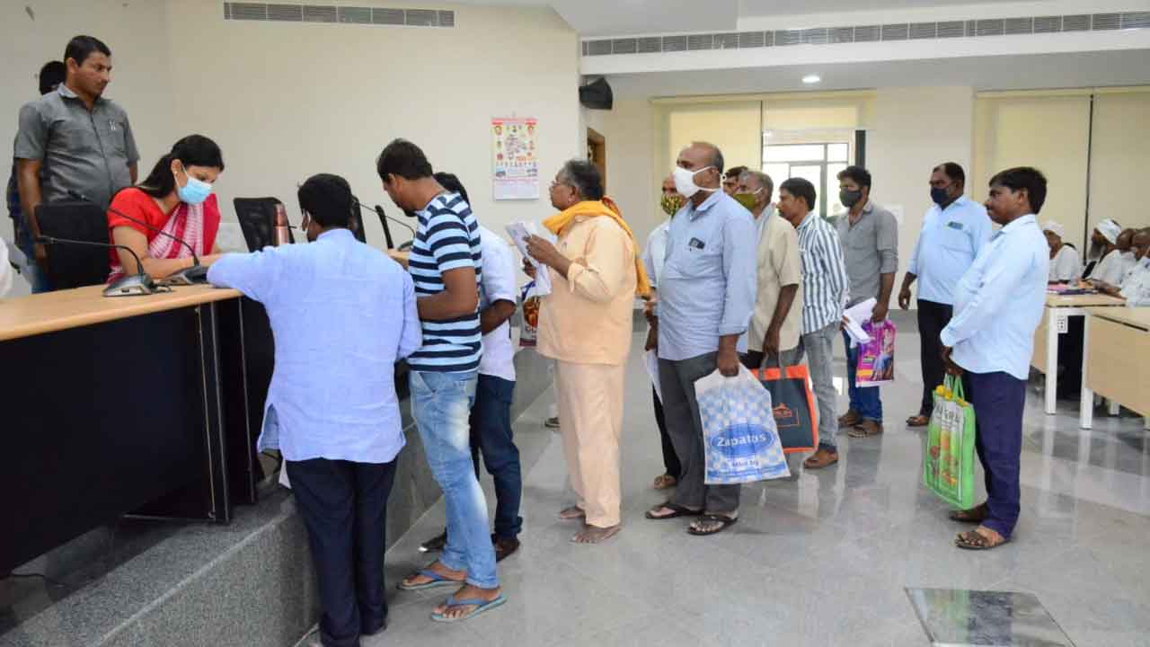 ప్రజావాణి సమస్యలపై అలసత్వం వద్దు