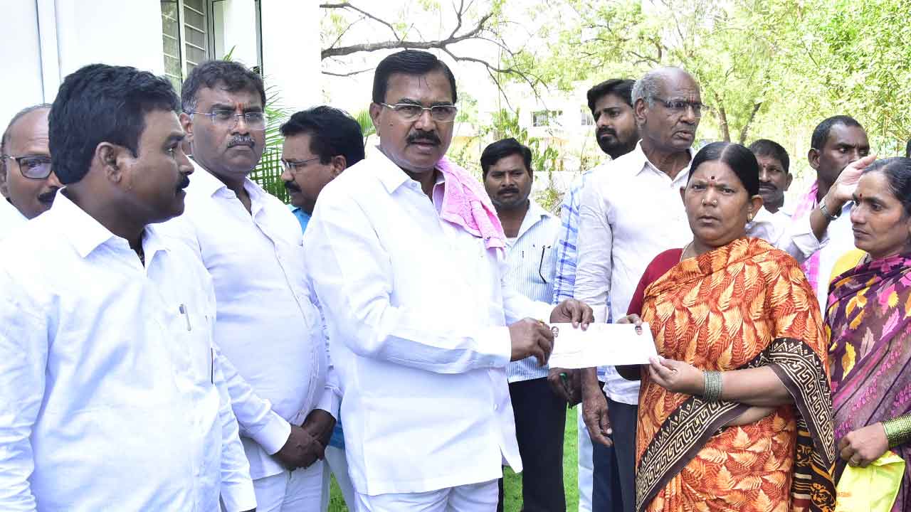 ‘భగీరథ’ జలాలు ఇంటింటికీ చేరాలి