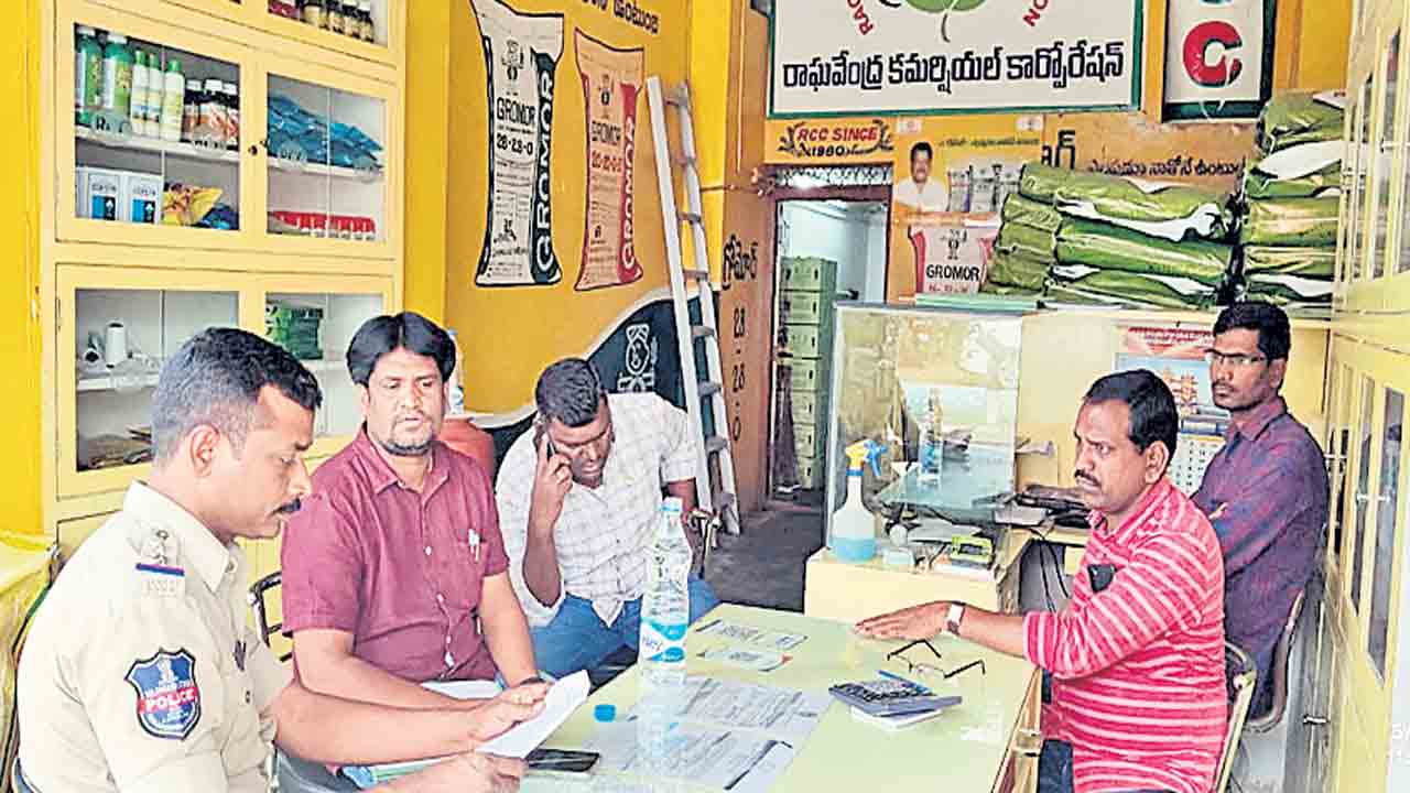 నకిలీ విత్తనాలు విక్రయిస్తే కఠిన చర్యలు