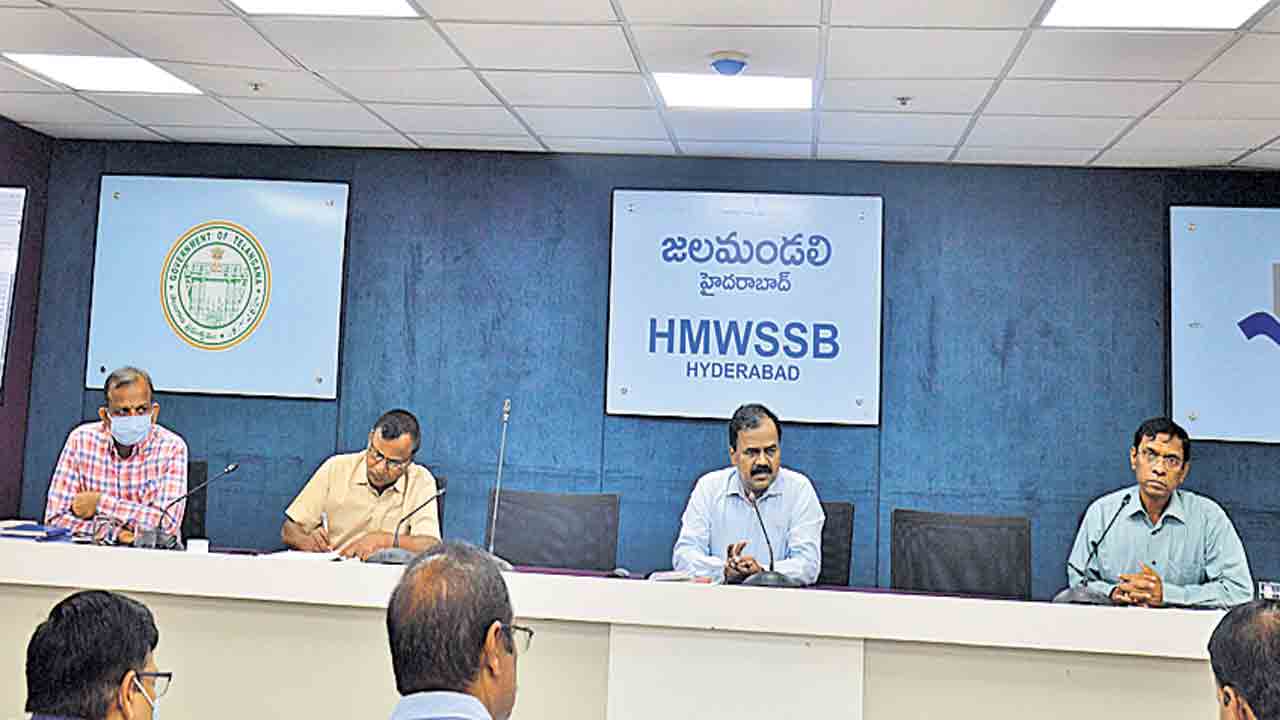 ‘ఉచితం’ లేని వారి నుంచి.. బకాయిలు వసూల్‌