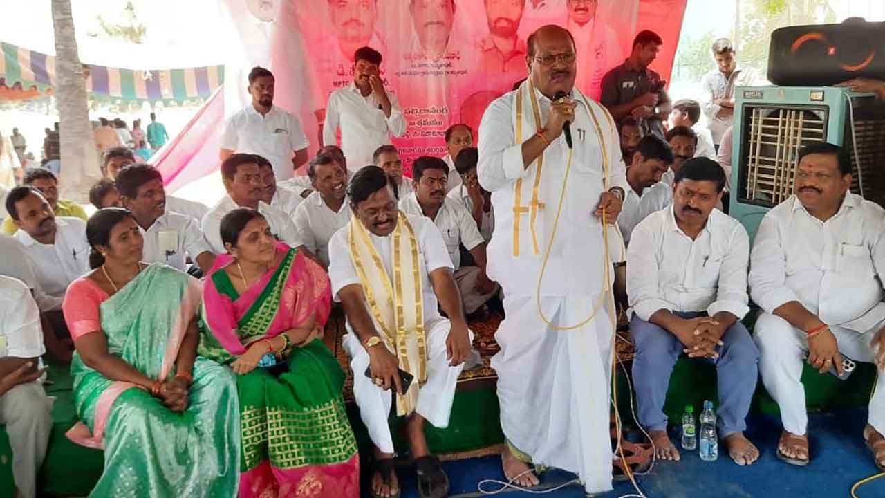 లక్ష ఎకరాలకు సాగునీరు ఇవ్వడమే లక్ష్యం