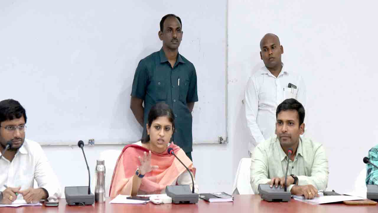 నర్సరీల్లో మొక్కలు అందుబాటులో ఉంచాలి