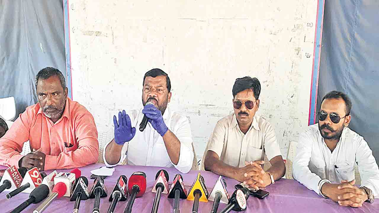 ఎంపీ అరవింద్పై రాజద్రోహం కేసు పెట్టాలి