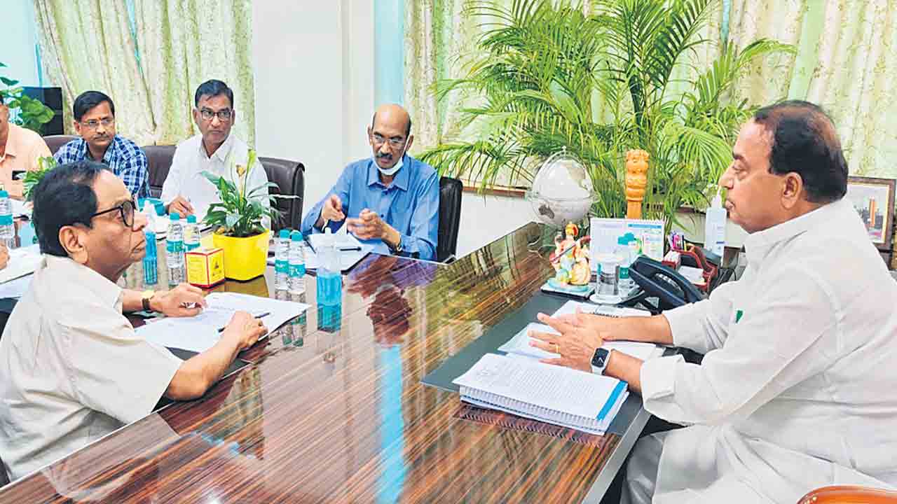 యాదాద్రిలో నాణ్యతాలోపం లేదు