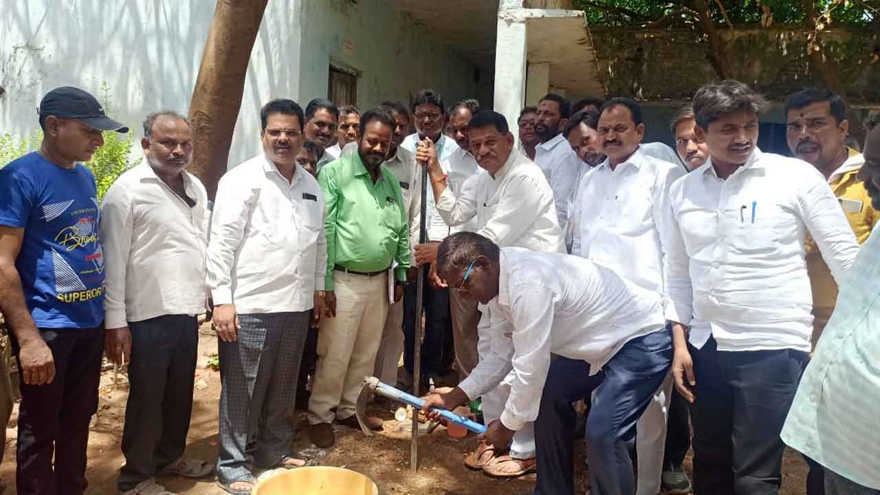 పాఠశాలల్లో వసతుల కల్పనే ధ్యేయం