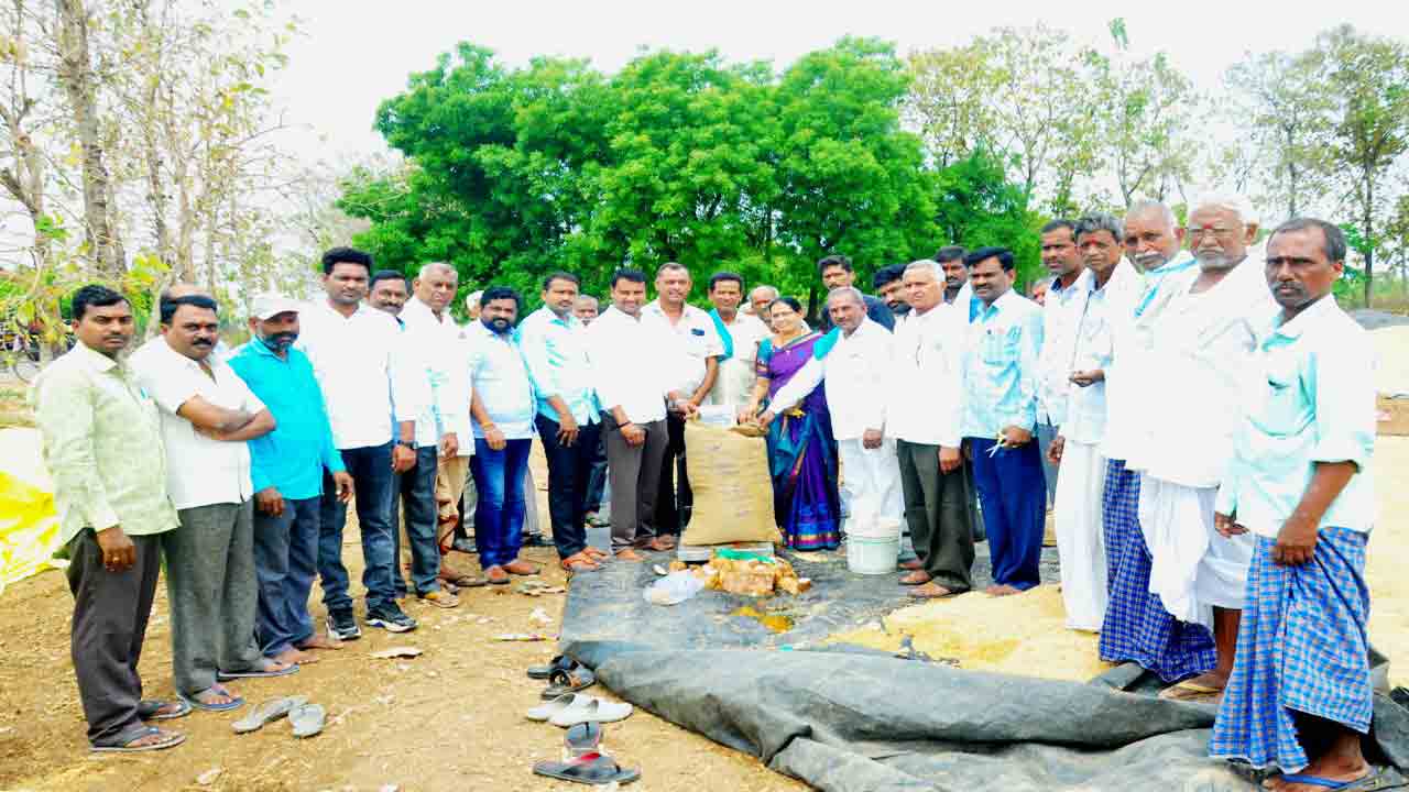 అన్నదాతలు అధైర్యపడొద్దు