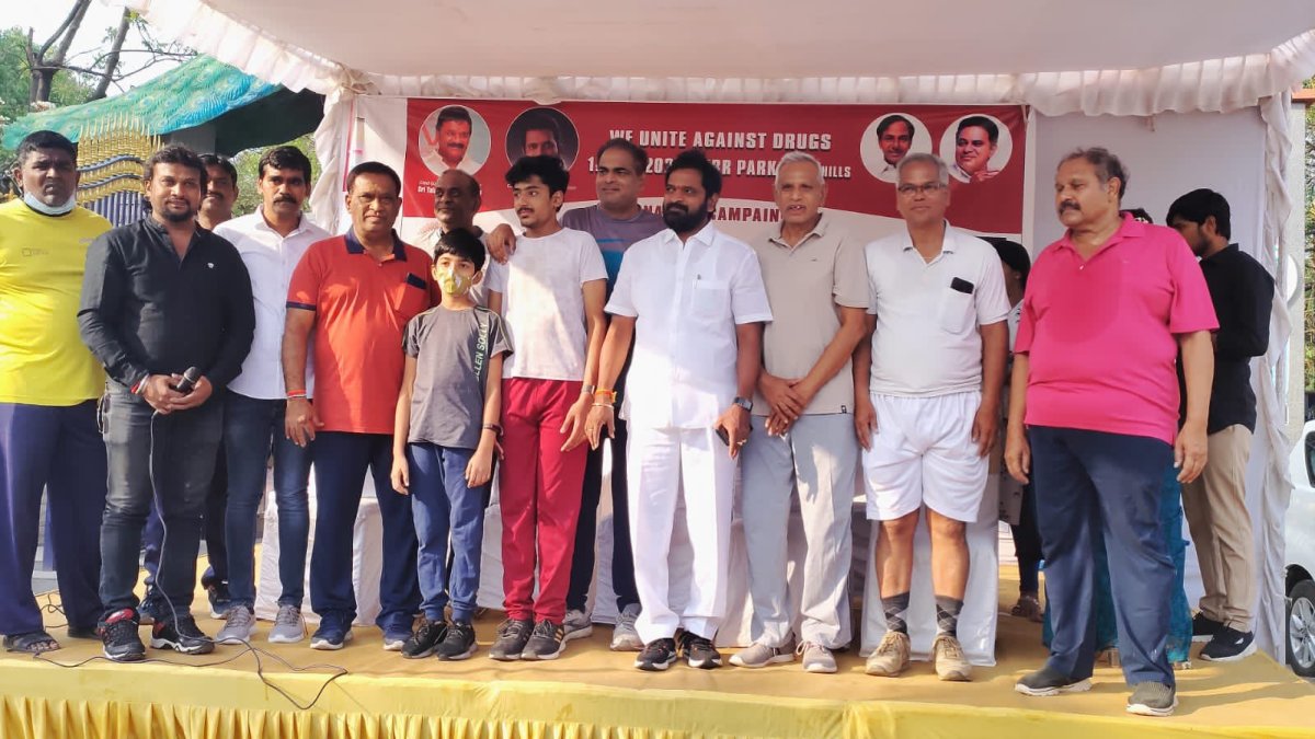 Collection of signatures against drugs | డ్రగ్స్​‍కు వ్యతిరేకంగా సంతకాల సేకరణ