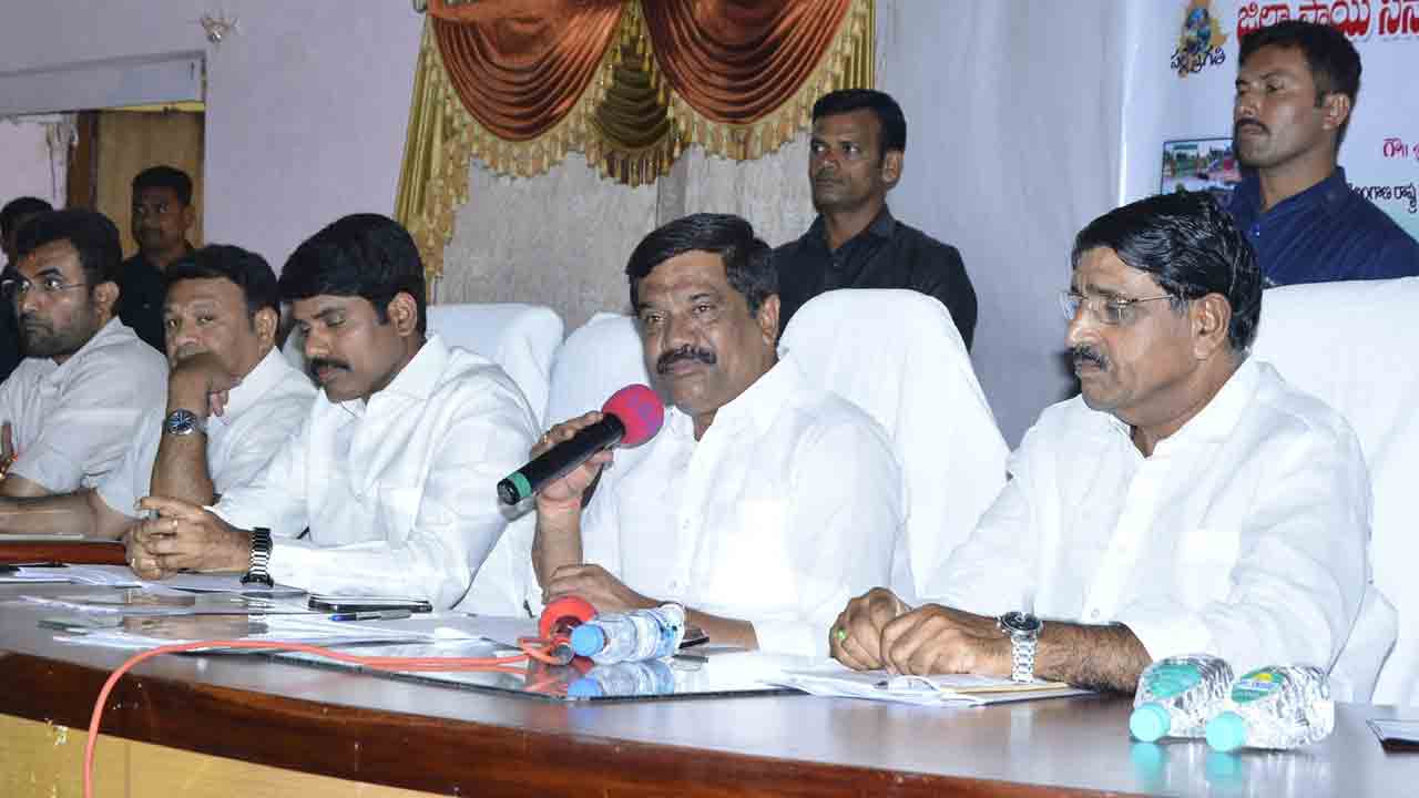 అభివృద్ధిలో అగ్రపథాన తెలంగాణ