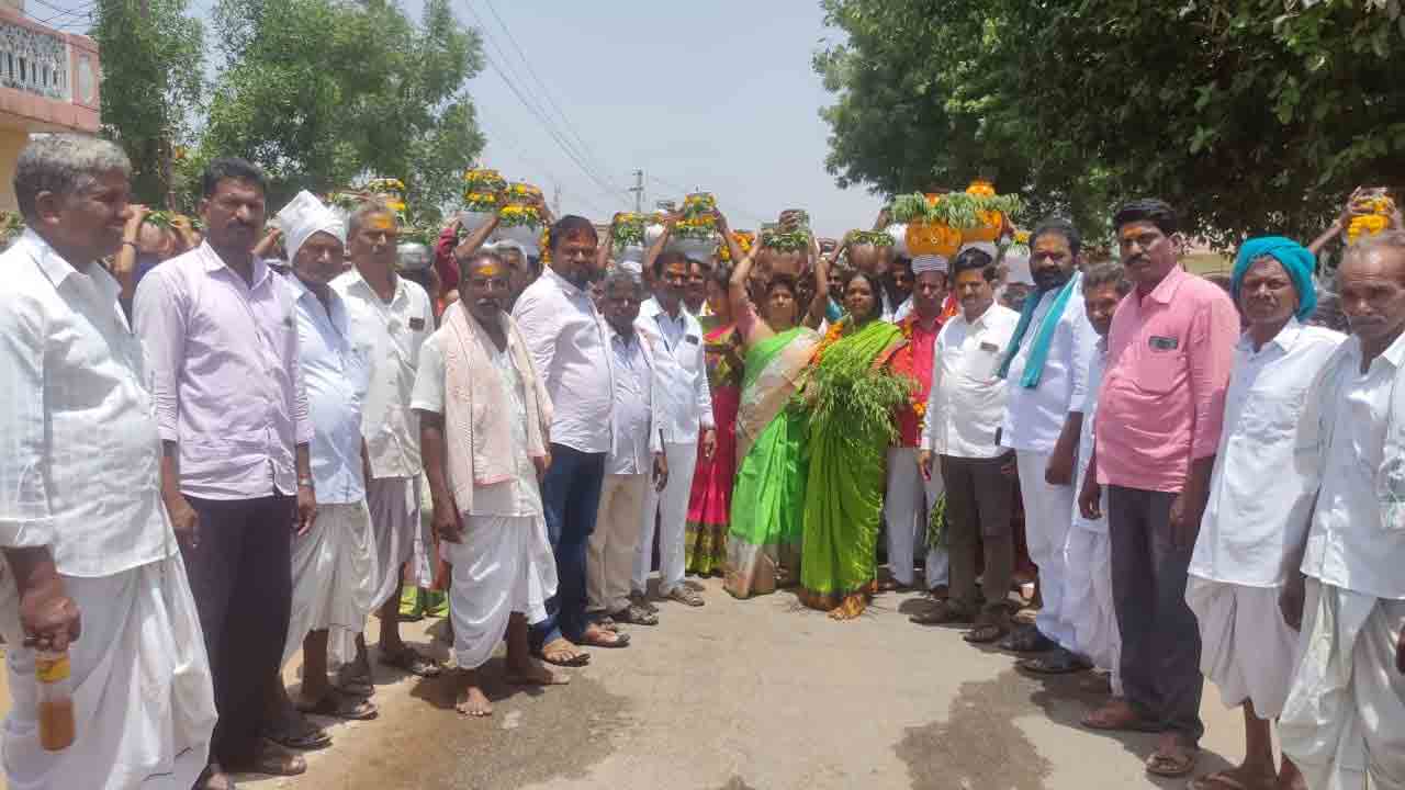 భక్తిశ్రద్ధలతో పోచమ్మ పండుగ