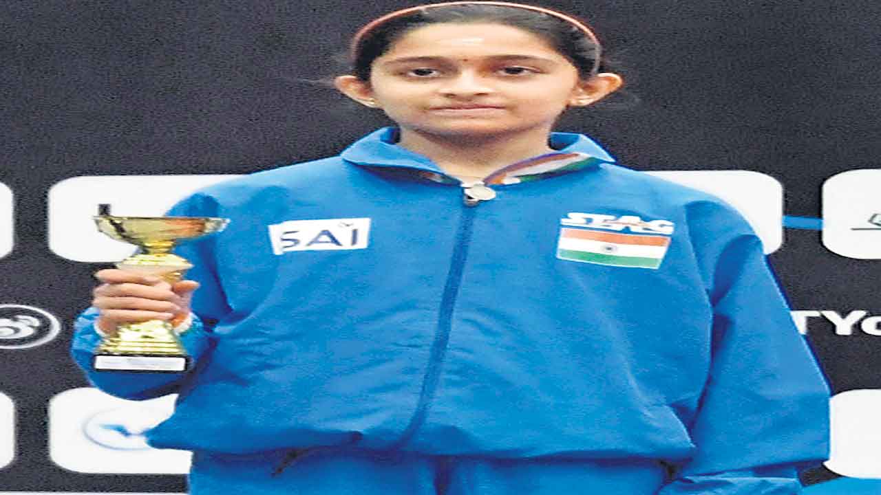 హాసిని డబుల్‌ ధమాకా