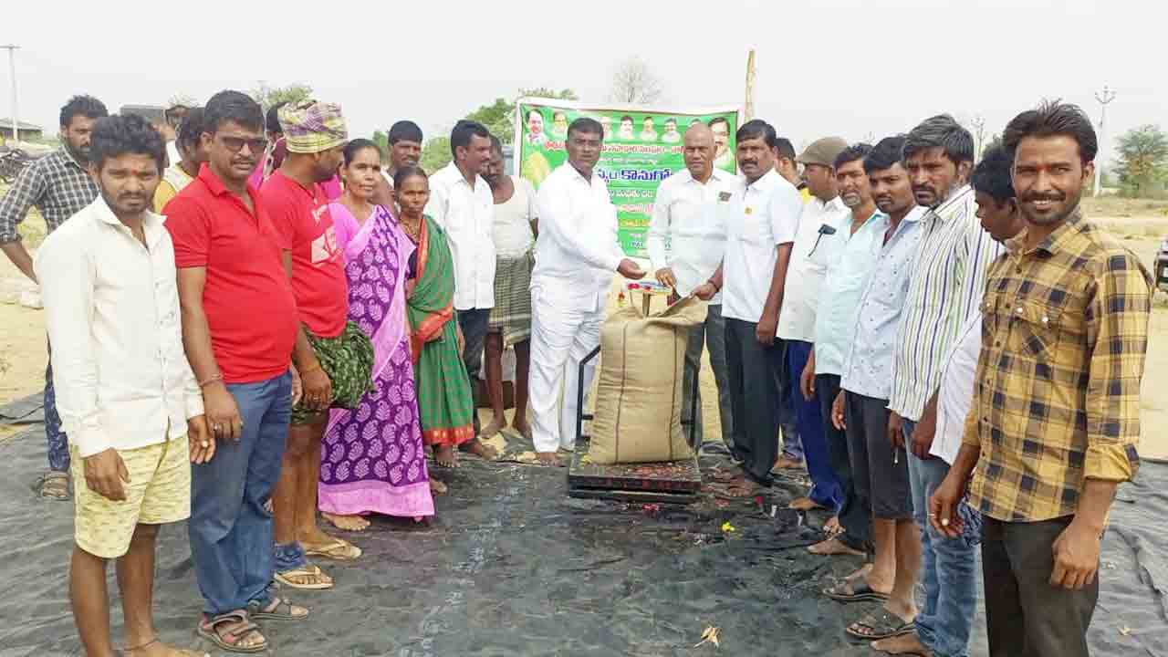 కేంద్రం కాదన్నా.. రాష్ట్రం కొంటది