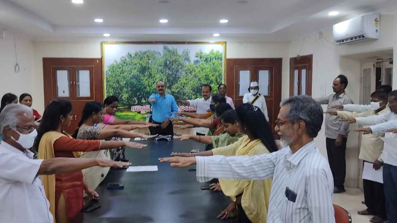 జాతి ఐక్యతతోనే పురోభివృద్ధి