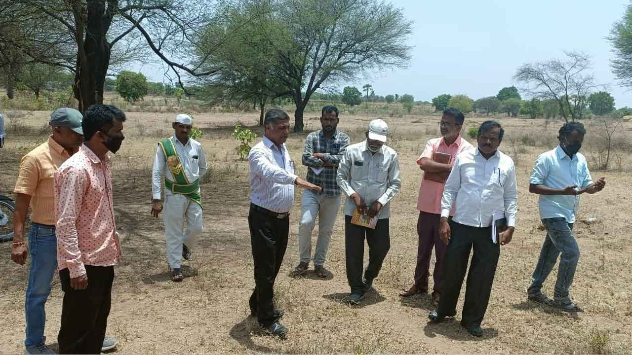 క్రీడా ప్రాంగణాలను త్వరగా పూర్తి చేయాలి
