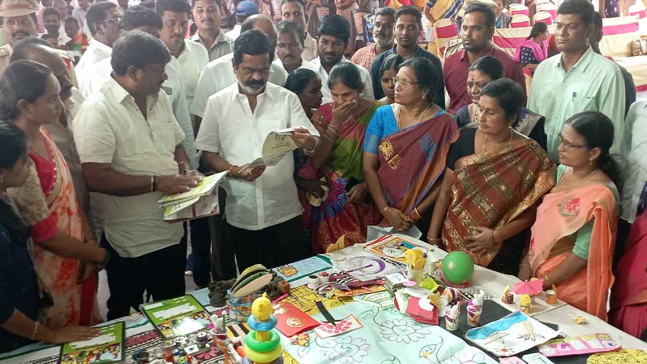 బాల్య వివాహాలను ప్రోత్సహించొద్దు