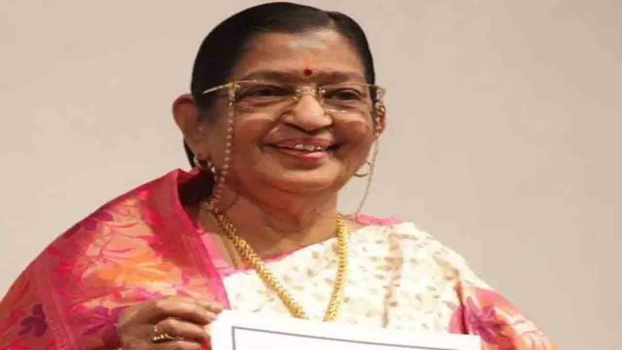 ఒక్కేసి పువ్వేసి చందమామ..