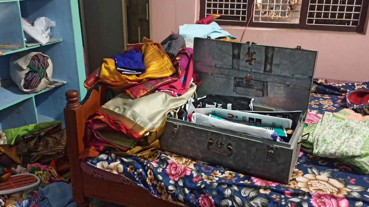 దొంగల అలజడి..