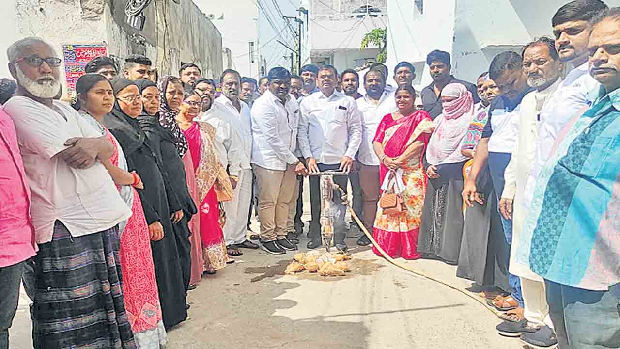 బస్తీల అభివృద్ధిపై ప్రత్యేక దృష్టి