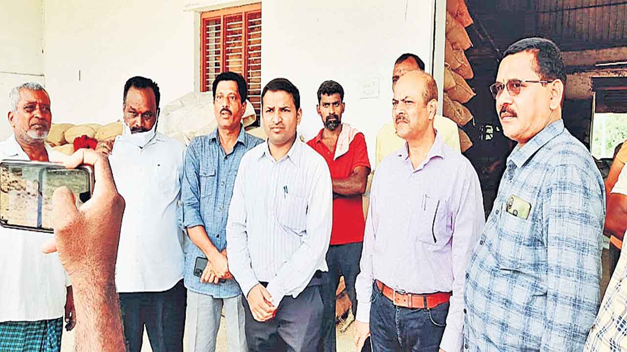 ముమ్మరంగా ధాన్యం తరలింపు