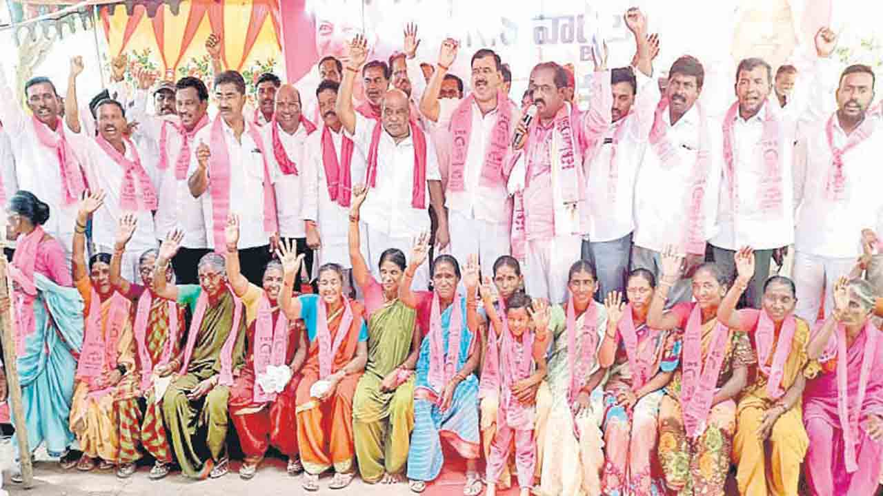 అభివృద్ధిని చూసే చేరికలు