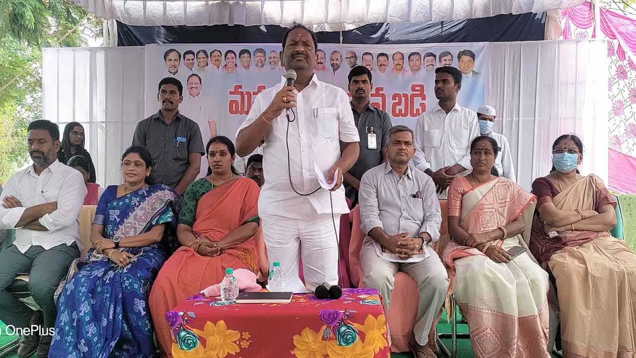 అన్ని రంగాలపై ప్రత్యేక దృష్టి