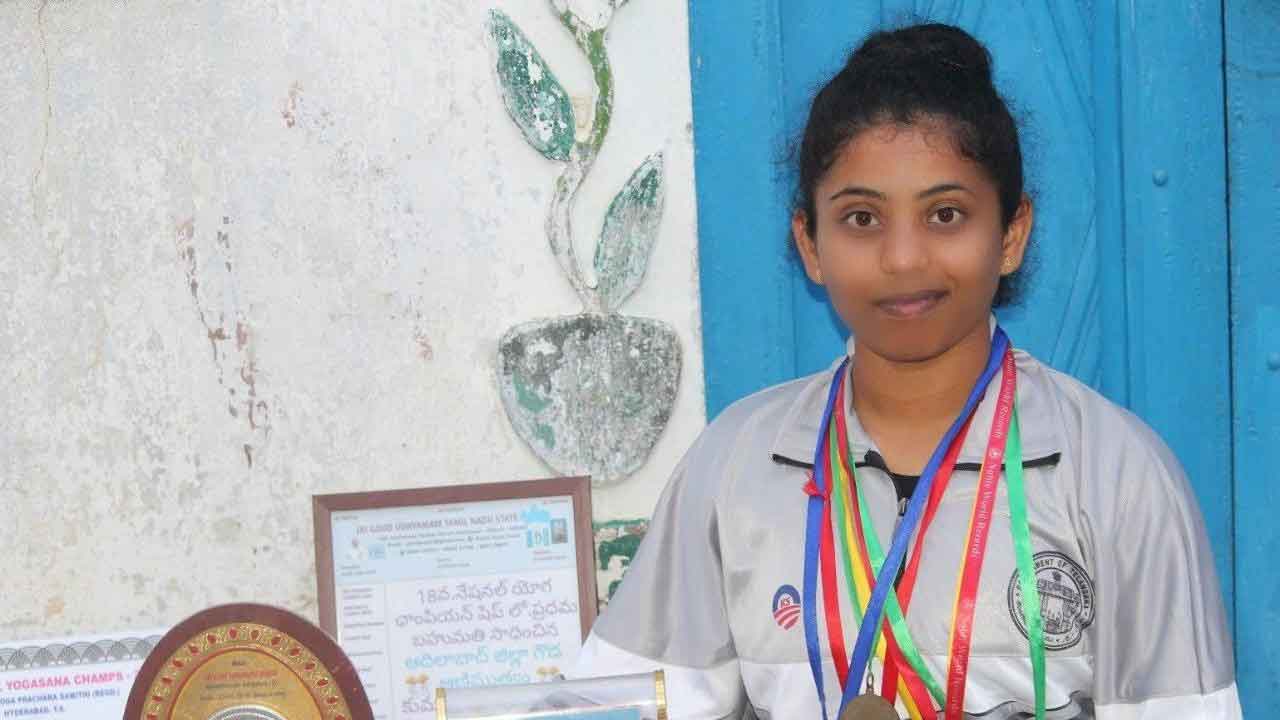 యోగాలో అద్భుత ప్రతిభ