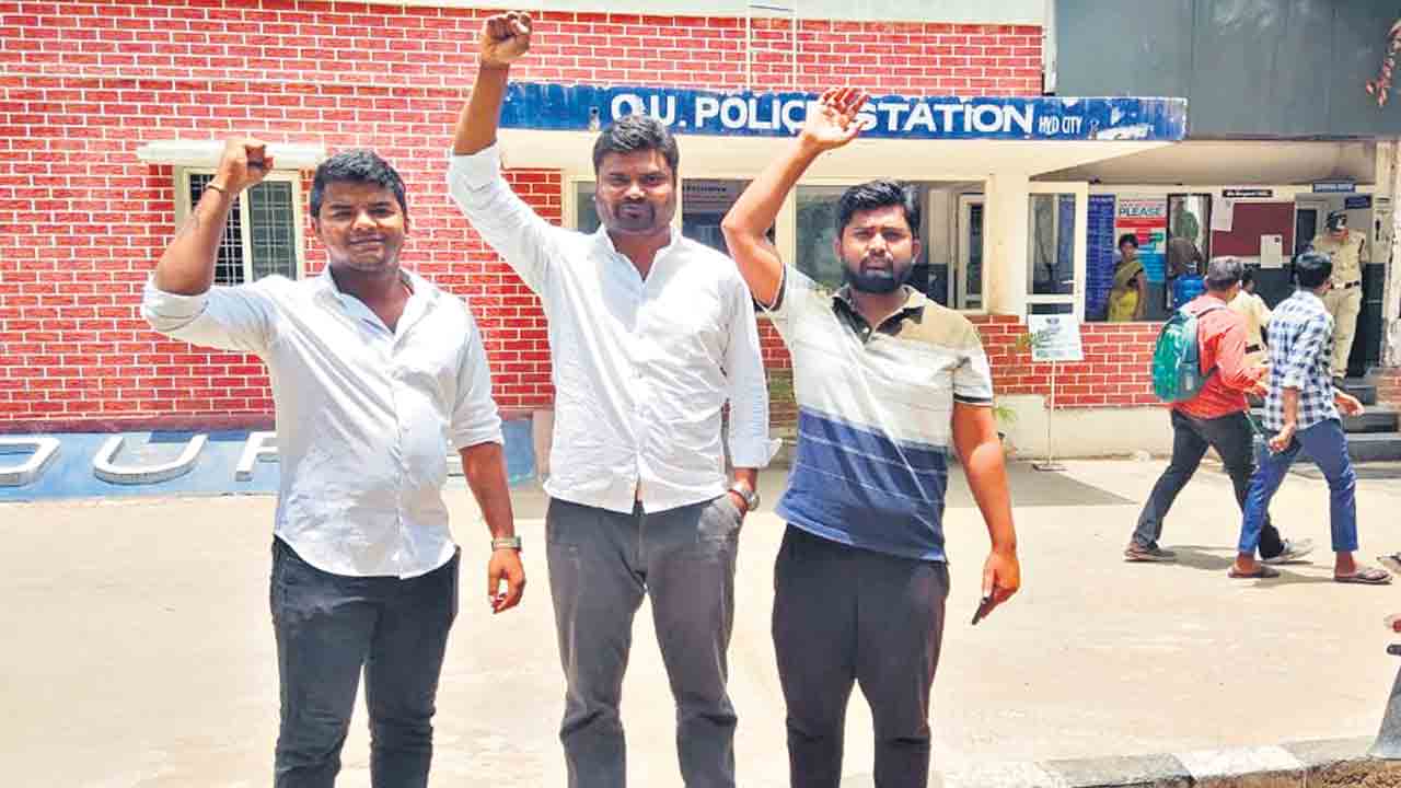 ప్రధాని పర్యటనపై నిరసన