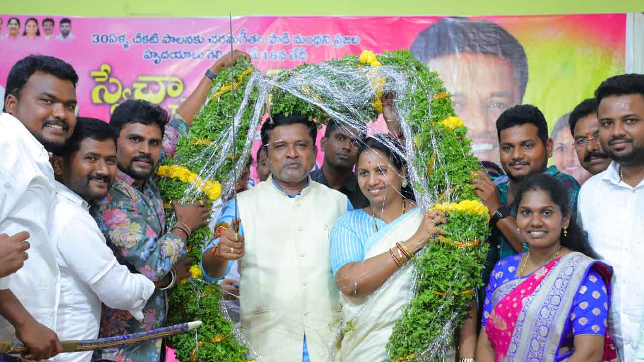 కాంగ్రెస్‌, బీజేపీ కుట్రలను ఎండగట్టాలి