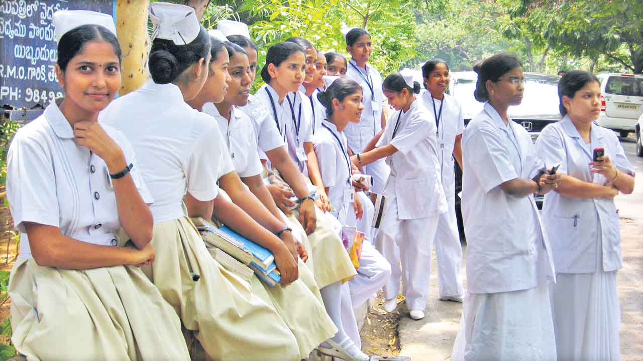 నర్సింగ్‌.. ఫుల్‌ స్వింగ్‌